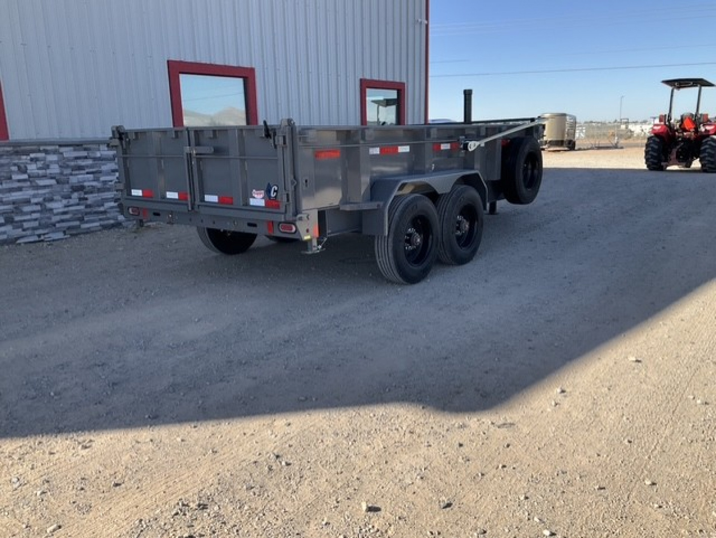 New 2025 Diamond C 82"x14' BP Low Profile Telescopic Dump w/ 24" Sides- LPT210