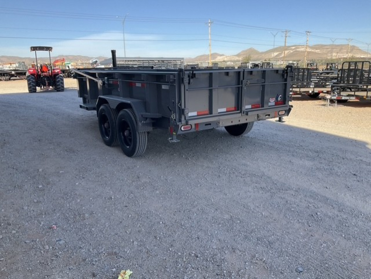 New 2025 Diamond C 82"x14' BP Low Profile Telescopic Dump w/ 24" Sides- LPT210