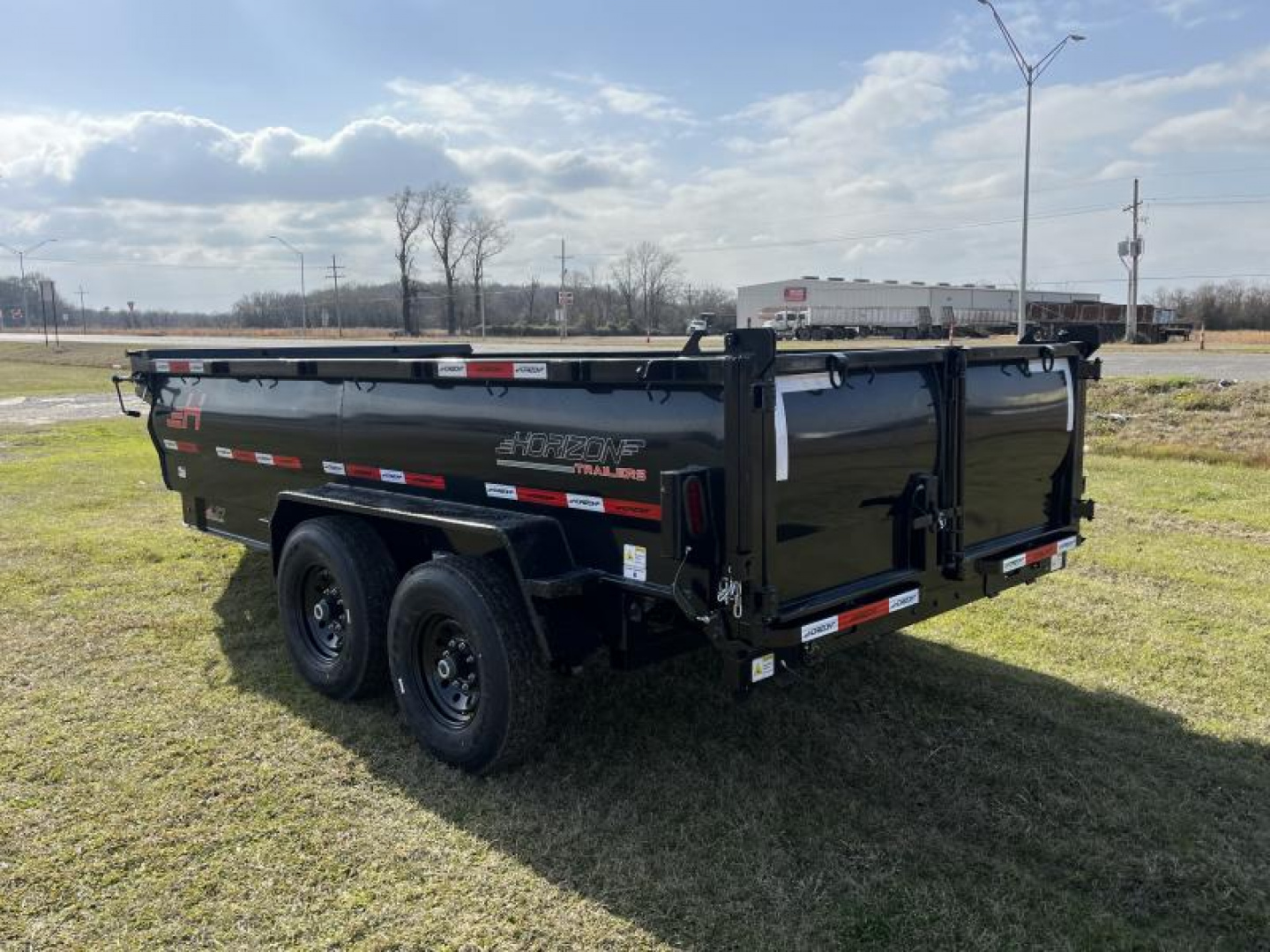 New 2025 Horizon Trailers 83X14 LZ7 30'' SIDE WALLS, 7K AXLES, 14 PLYTIRES, TARP, RAMPS, SPREAD GATE Dump Trailer