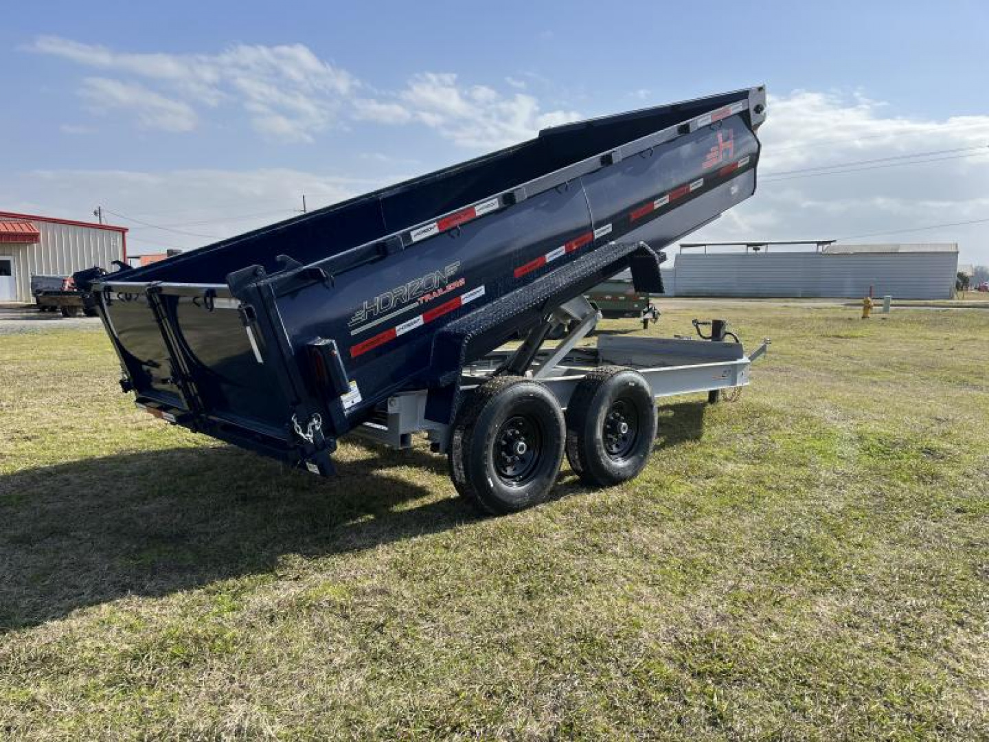 New 2025 Horizon Trailers 83X14 LZ7 30'' SIDE WALLS, 7K AXLES, 14 PLYTIRES, TARP, RAMPS, SPREAD GATE Dump Trailer