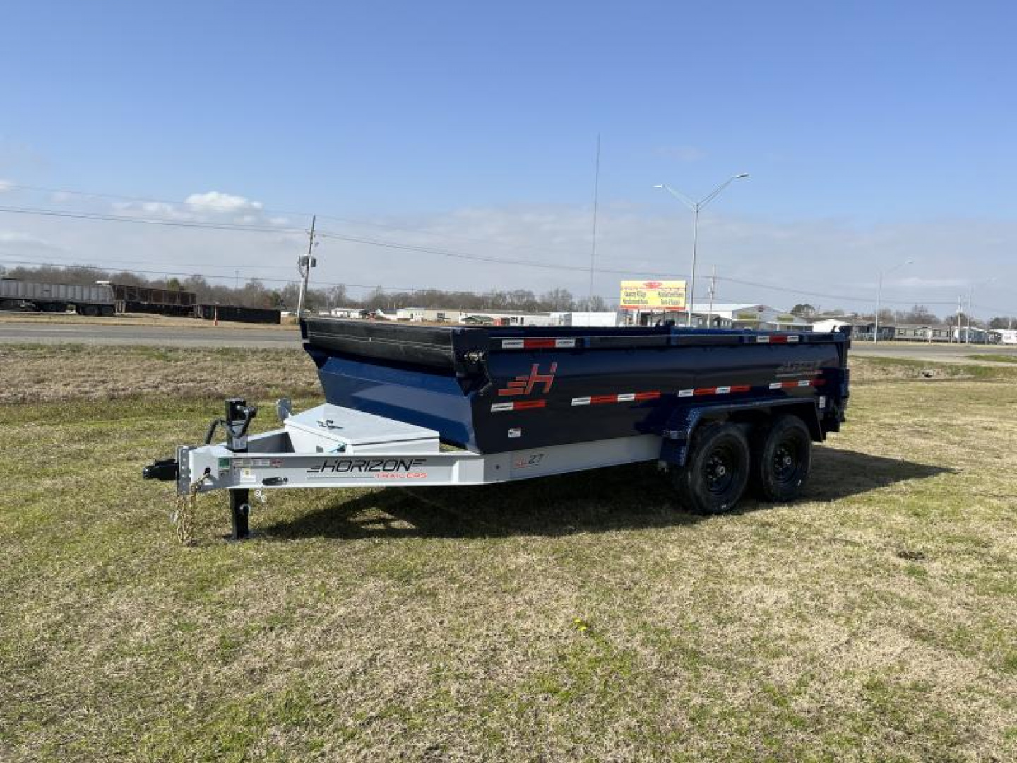 New 2025 Horizon Trailers 83X14 LZ7 30'' SIDE WALLS, 7K AXLES, 14 PLYTIRES, TARP, RAMPS, SPREAD GATE Dump Trailer