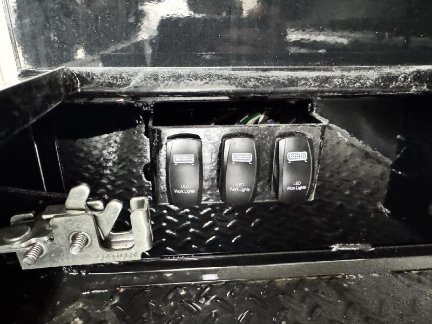 New 2025 903 Truck Beds 02-OLDER RAM DUALLY AND 16-OLDER FORD DUALLY W/FACTORY BED Service Bodies