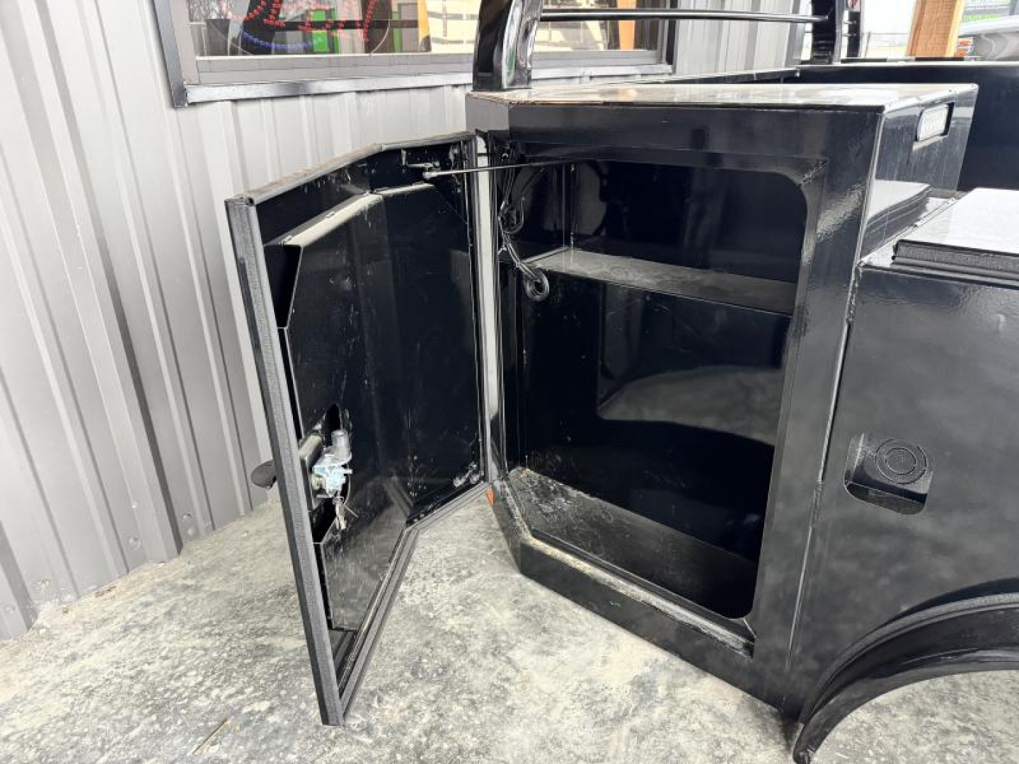 New 2025 903 Truck Beds 02-OLDER RAM DUALLY AND 16-OLDER FORD DUALLY W/FACTORY BED Service Bodies
