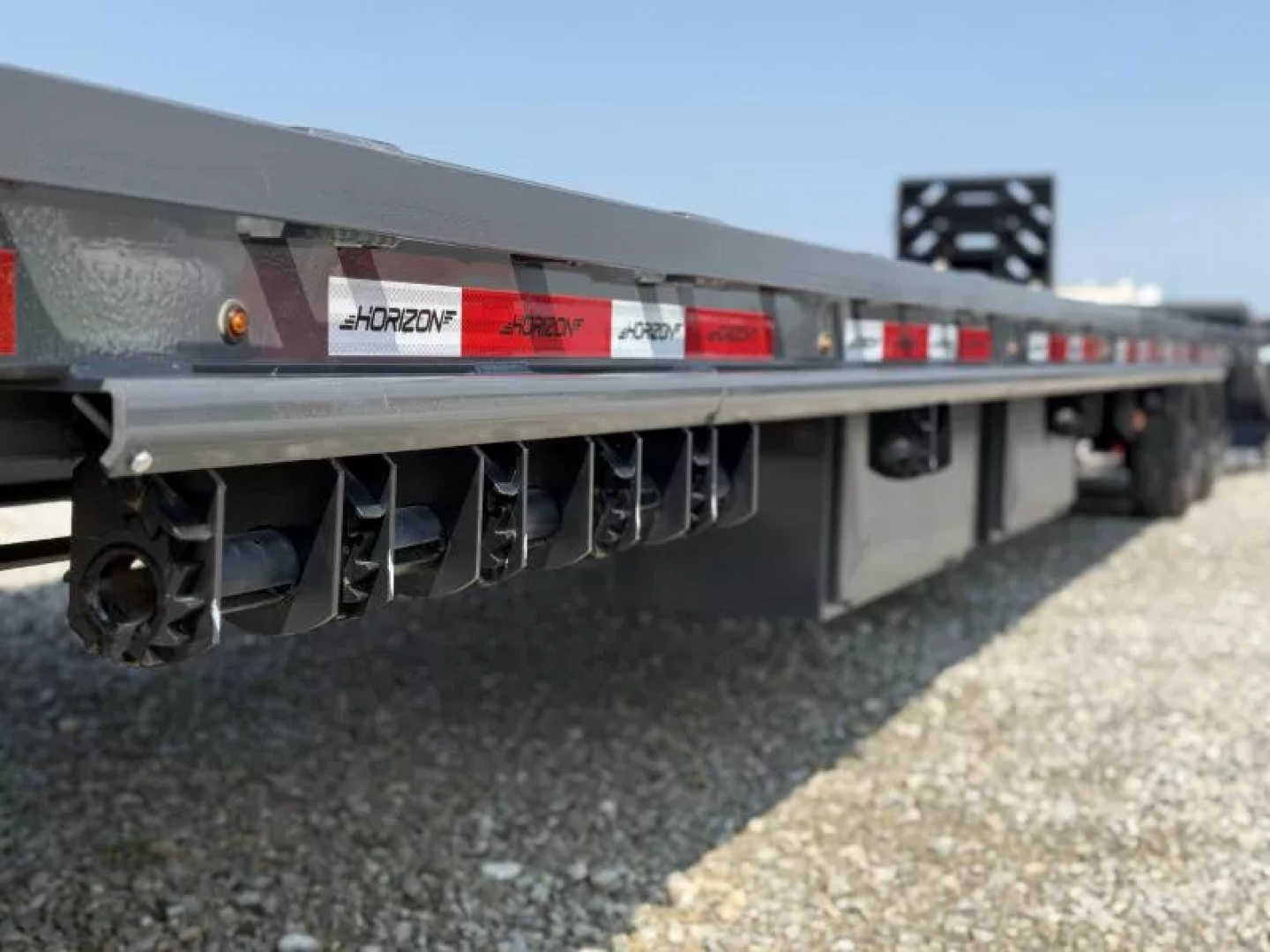 New 2025 Horizon Trailers FHZSS 102X40 GOOSENECK HOTSHOT SUPER SINGLE 10K W/SLIDE RATCHETS 25,000 GVWR Flatbed Trailer