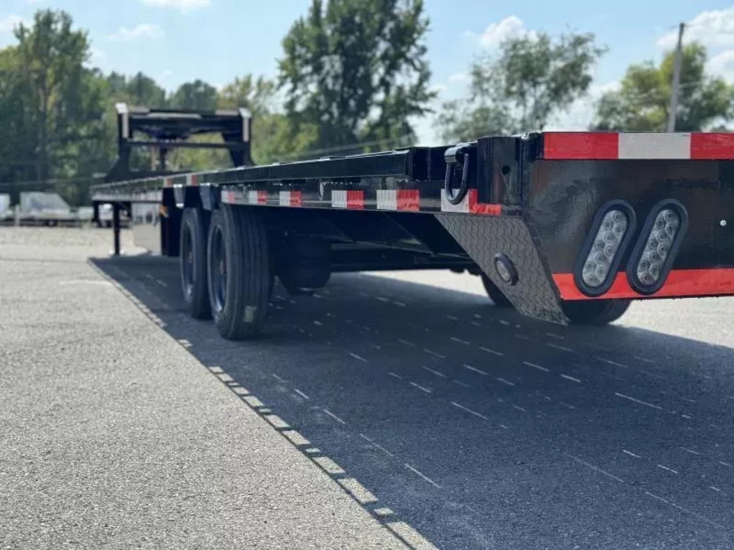 New 2025 Load Trail GP 102X40 GOOSENECK STRAIGHT DECK AIR RIDE  Flatbed Trailer