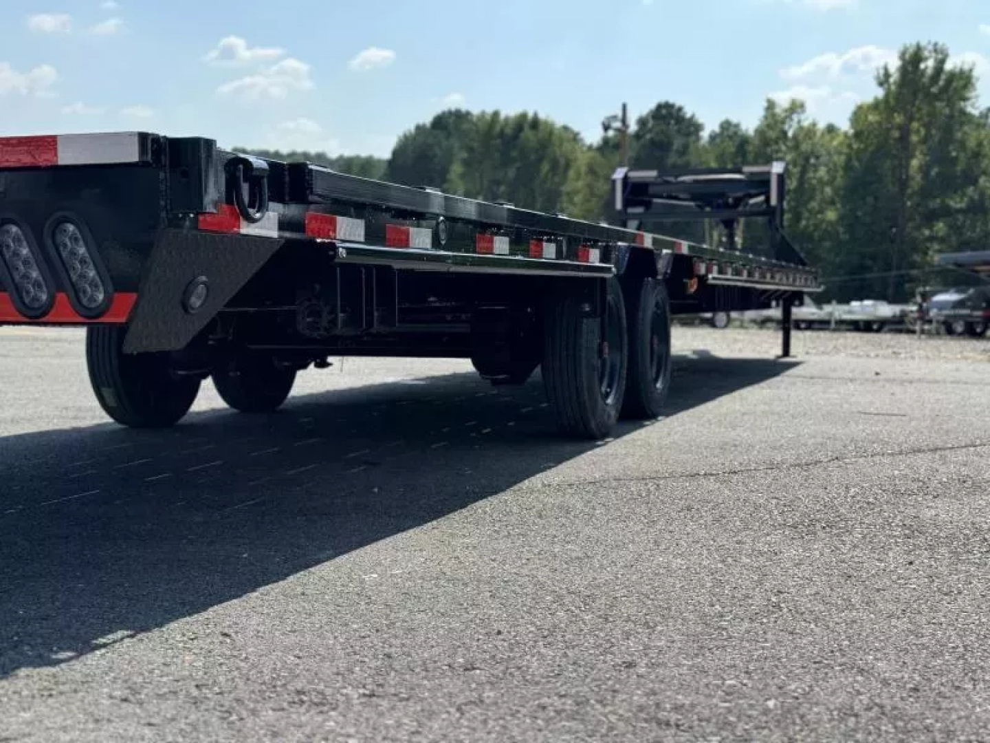 New 2025 Load Trail GP 102X40 GOOSENECK STRAIGHT DECK AIR RIDE  Flatbed Trailer