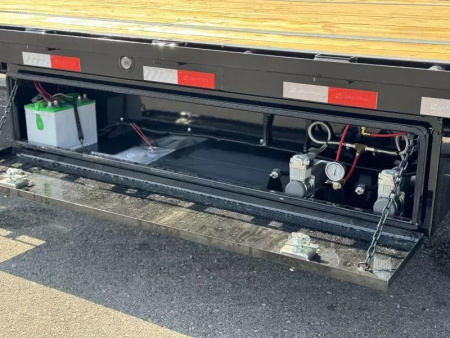 New 2025 Load Trail GP 102X40 GOOSENECK STRAIGHT DECK AIR RIDE  Flatbed Trailer