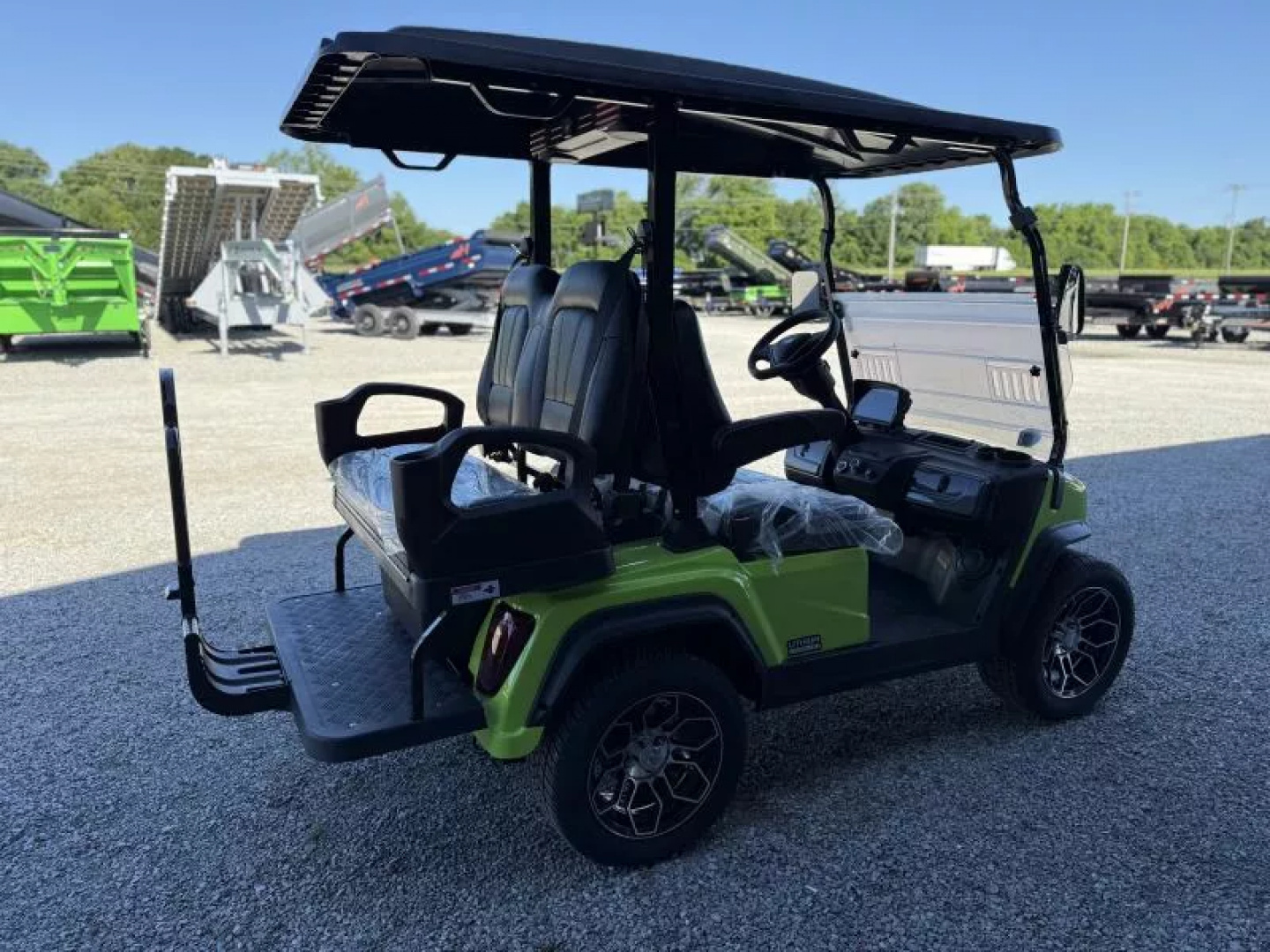 New 2025 Evolution D5 RANGER 2+2 LIME GREEN Golf Cart