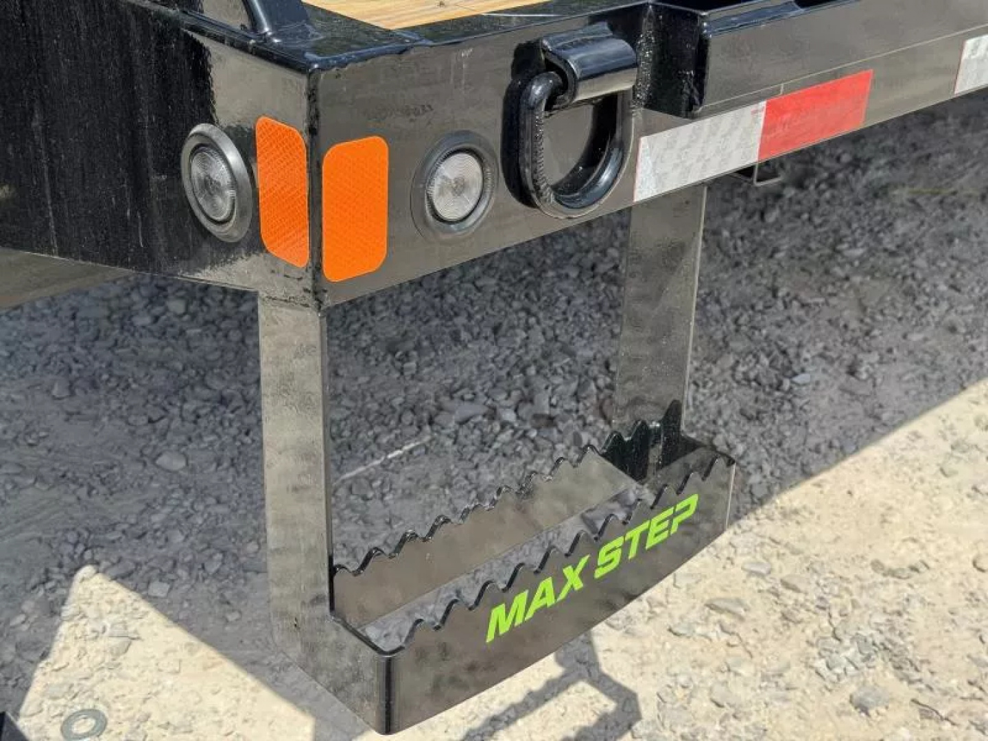 New 2025 Load Trail GL 102X36 HYDRAULIC DOVETAIL 10' CLEATED DOVE 25.9K GVWR HYDRAULIC JACKS  Flatbed Trailer