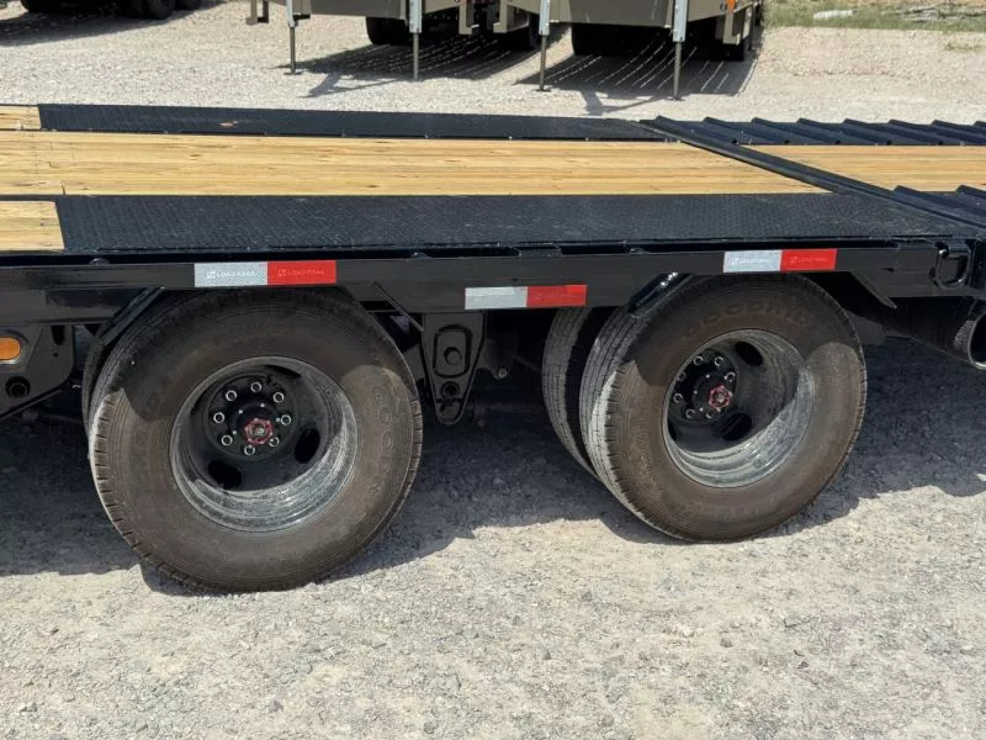 New 2025 Load Trail GL 102X36 HYDRAULIC DOVETAIL 10' CLEATED DOVE 25.9K GVWR HYDRAULIC JACKS  Flatbed Trailer