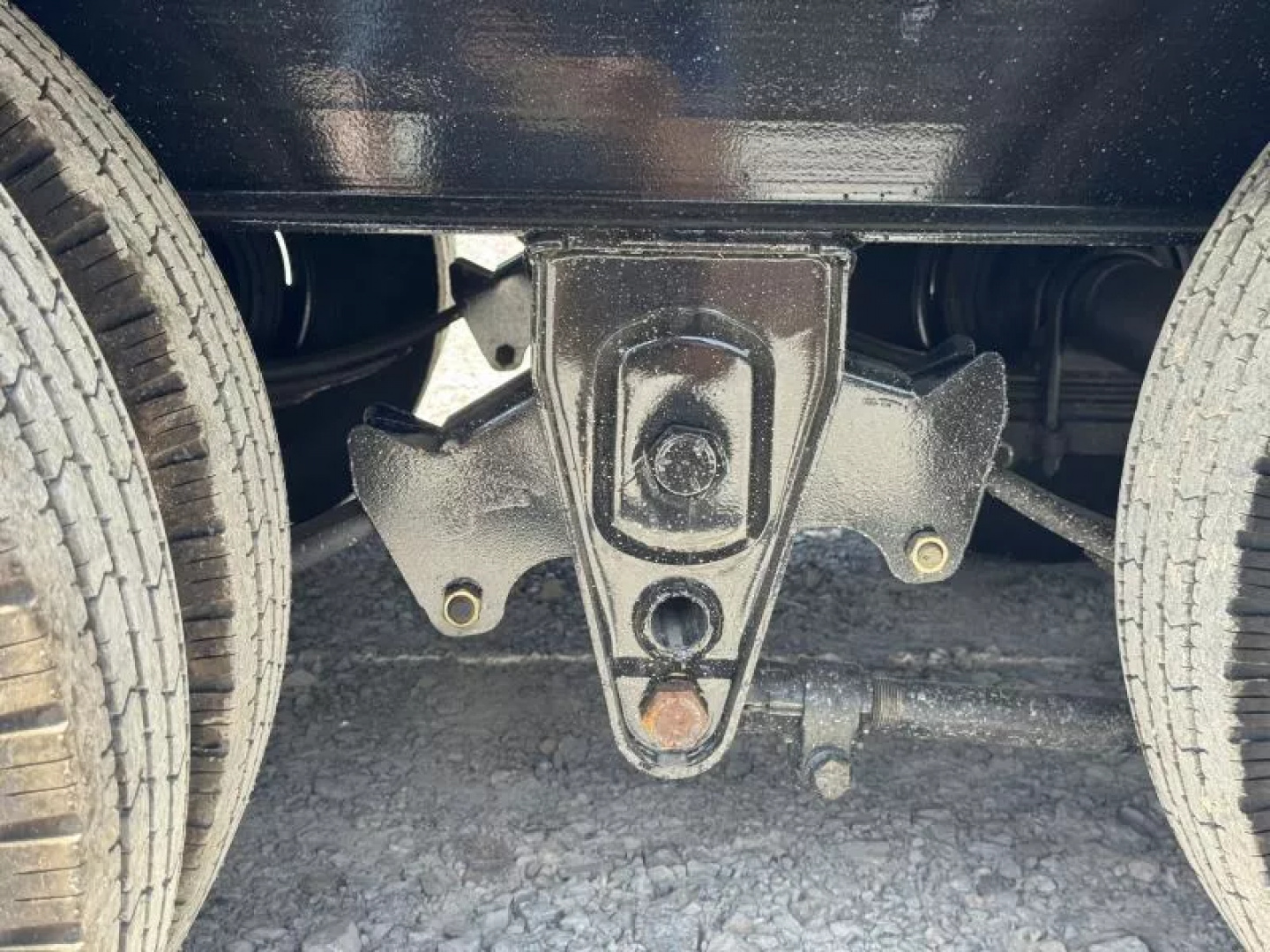 New 2025 Load Trail GL 102X36 HYDRAULIC DOVETAIL 10' CLEATED DOVE 25.9K GVWR HYDRAULIC JACKS  Flatbed Trailer