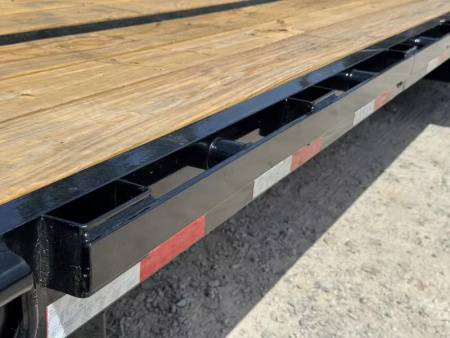 New 2025 Load Trail GL 102X36 HYDRAULIC DOVETAIL 10' CLEATED DOVE 25.9K GVWR HYDRAULIC JACKS  Flatbed Trailer