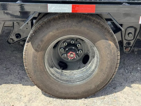 New 2025 Load Trail GL 102X36 HYDRAULIC DOVETAIL 10' CLEATED DOVE 25.9K GVWR HYDRAULIC JACKS  Flatbed Trailer