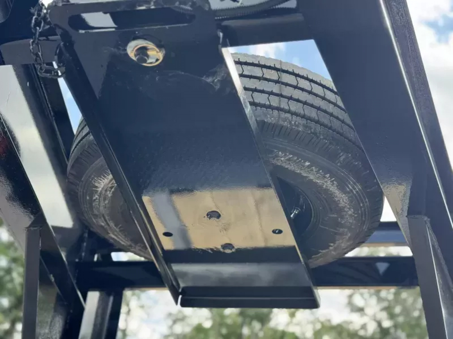 New 2025 Load Trail 102x32  Deckover Trailer W/Max Ramps