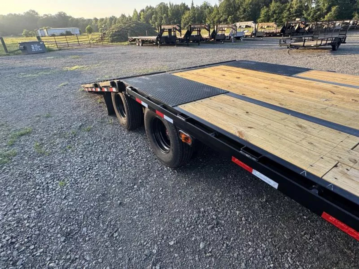 New 2025 Load Trail GL 102X40 HYDRAULIC DOVETAIL 30K GVWR 12' CLEATED DOVE TAIL 14PLY Flatbed Trailer