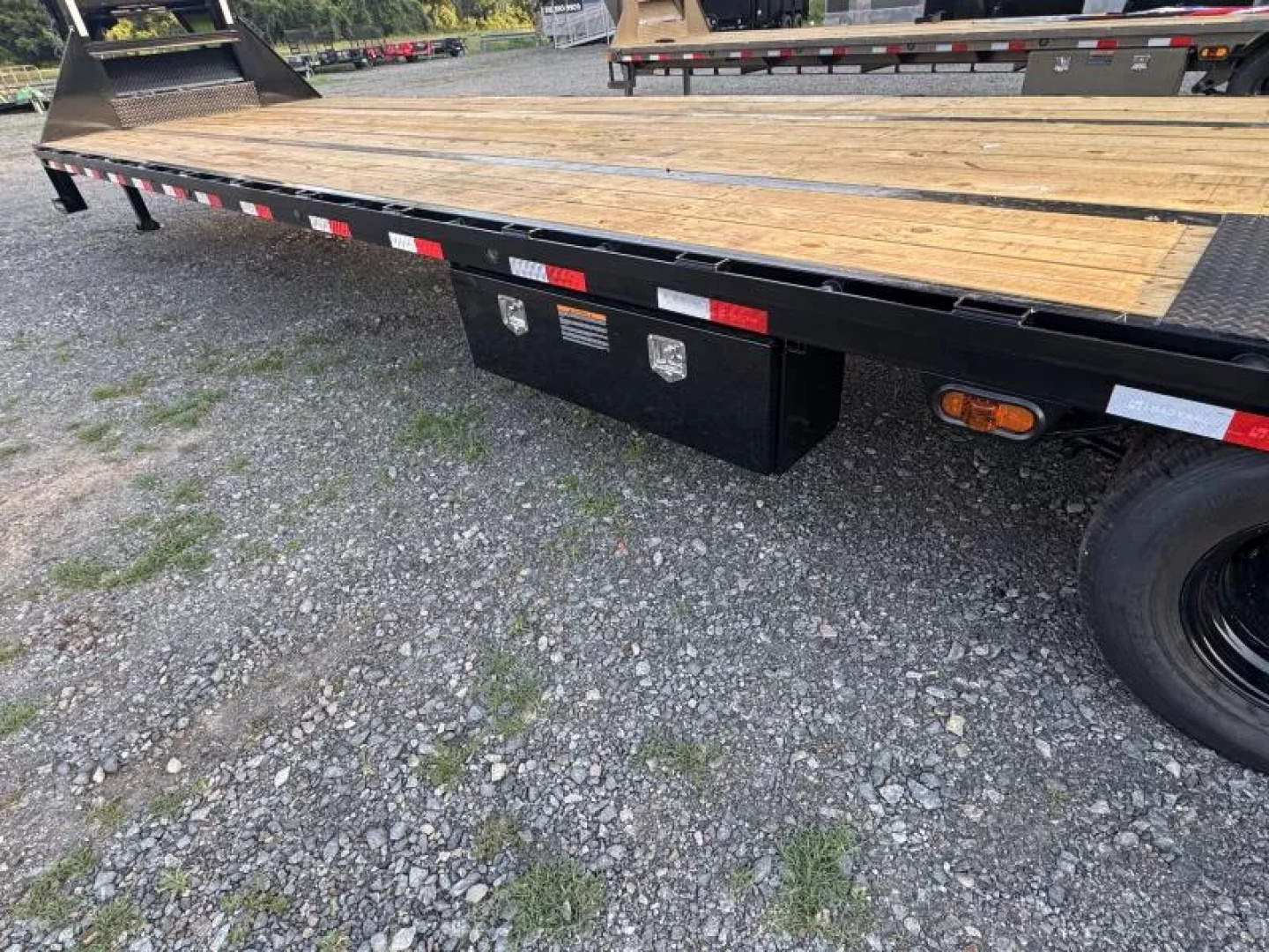 New 2025 Load Trail GL 102X40 HYDRAULIC DOVETAIL 30K GVWR 12' CLEATED DOVE TAIL 14PLY Flatbed Trailer