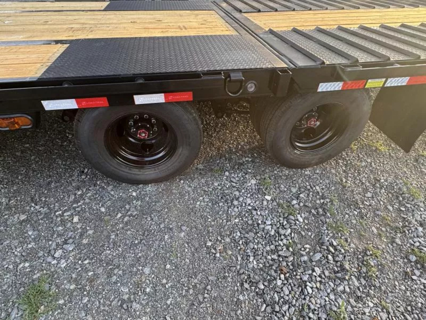 New 2025 Load Trail GL 102X40 HYDRAULIC DOVETAIL 30K GVWR 12' CLEATED DOVE TAIL 14PLY Flatbed Trailer