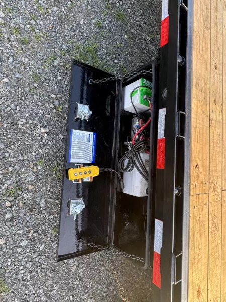 New 2025 Load Trail GL 102X40 HYDRAULIC DOVETAIL 30K GVWR 12' CLEATED DOVE TAIL 14PLY Flatbed Trailer