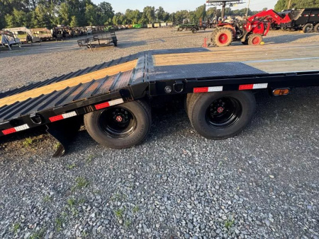 New 2025 Load Trail GL 102X40 HYDRAULIC DOVETAIL 30K GVWR 12' CLEATED DOVE TAIL 14PLY Flatbed Trailer