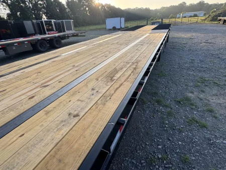 New 2025 Load Trail GL 102X40 HYDRAULIC DOVETAIL 30K GVWR 12' CLEATED DOVE TAIL 14PLY Flatbed Trailer