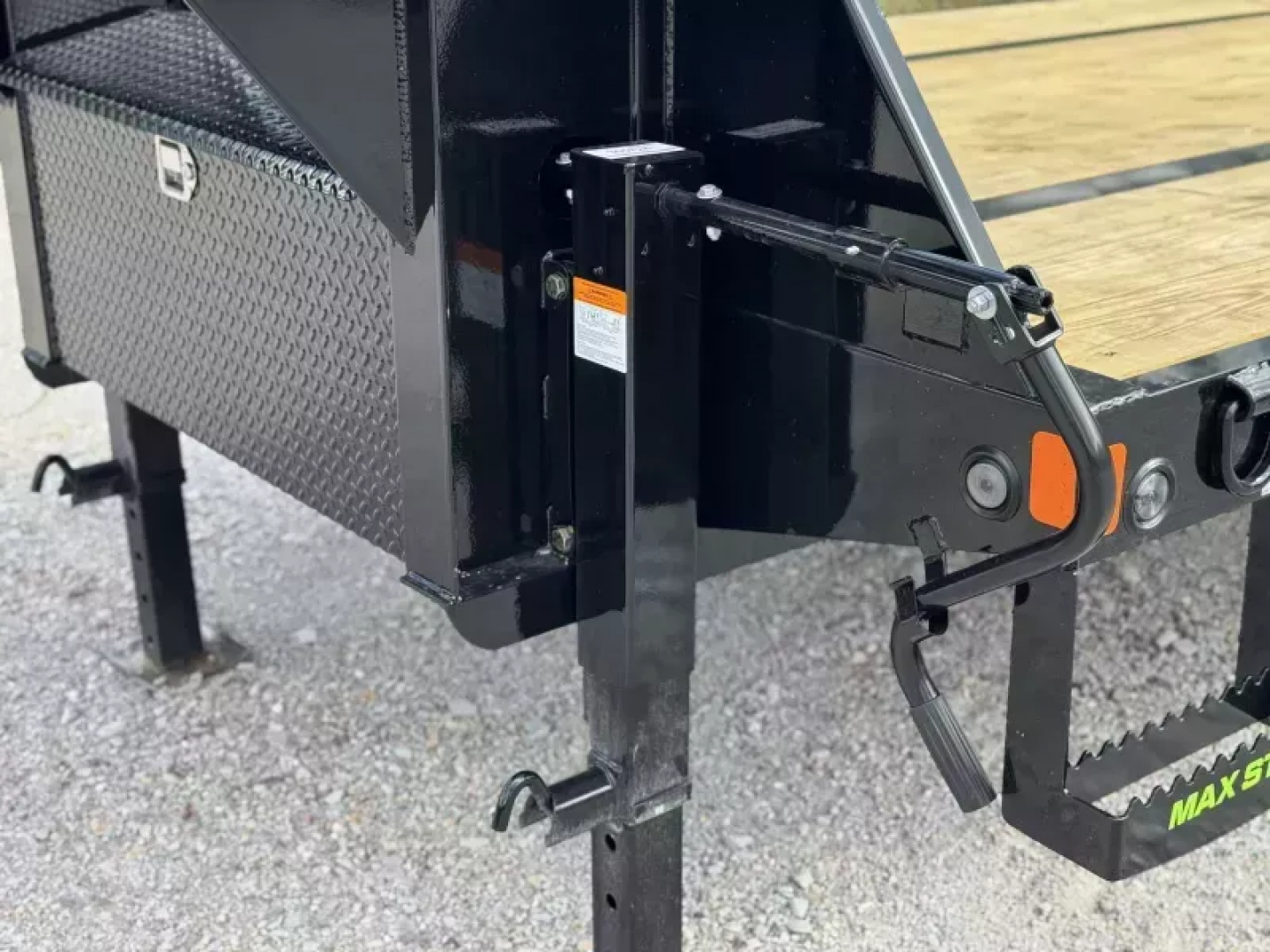 New 2025 Load Trail 102x32  Deckover Trailer W/Max Ramps