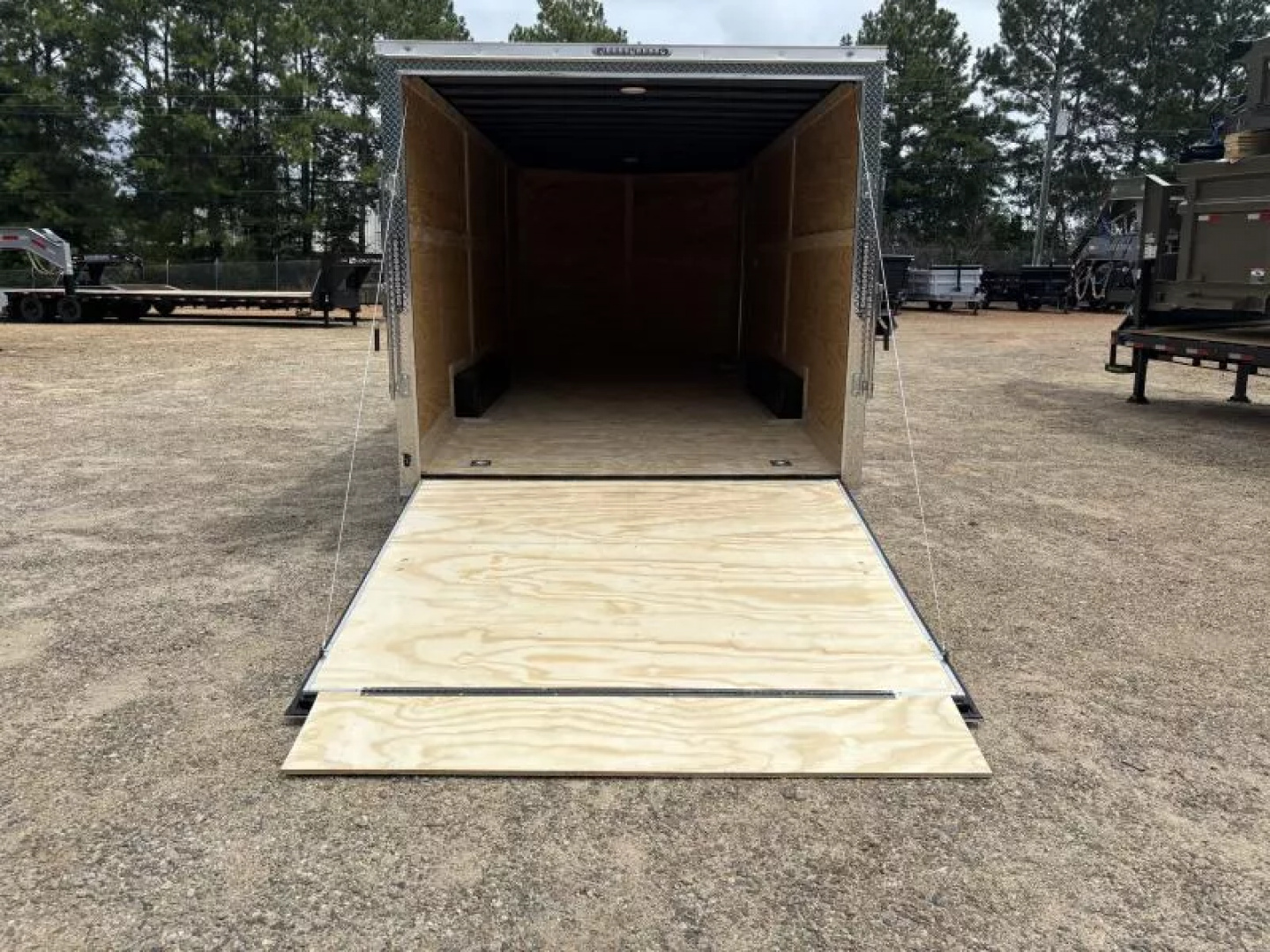 New 2026 DIAMOND CARGO 8.5X20 9,990 GVWR 0.080 POLYCORE