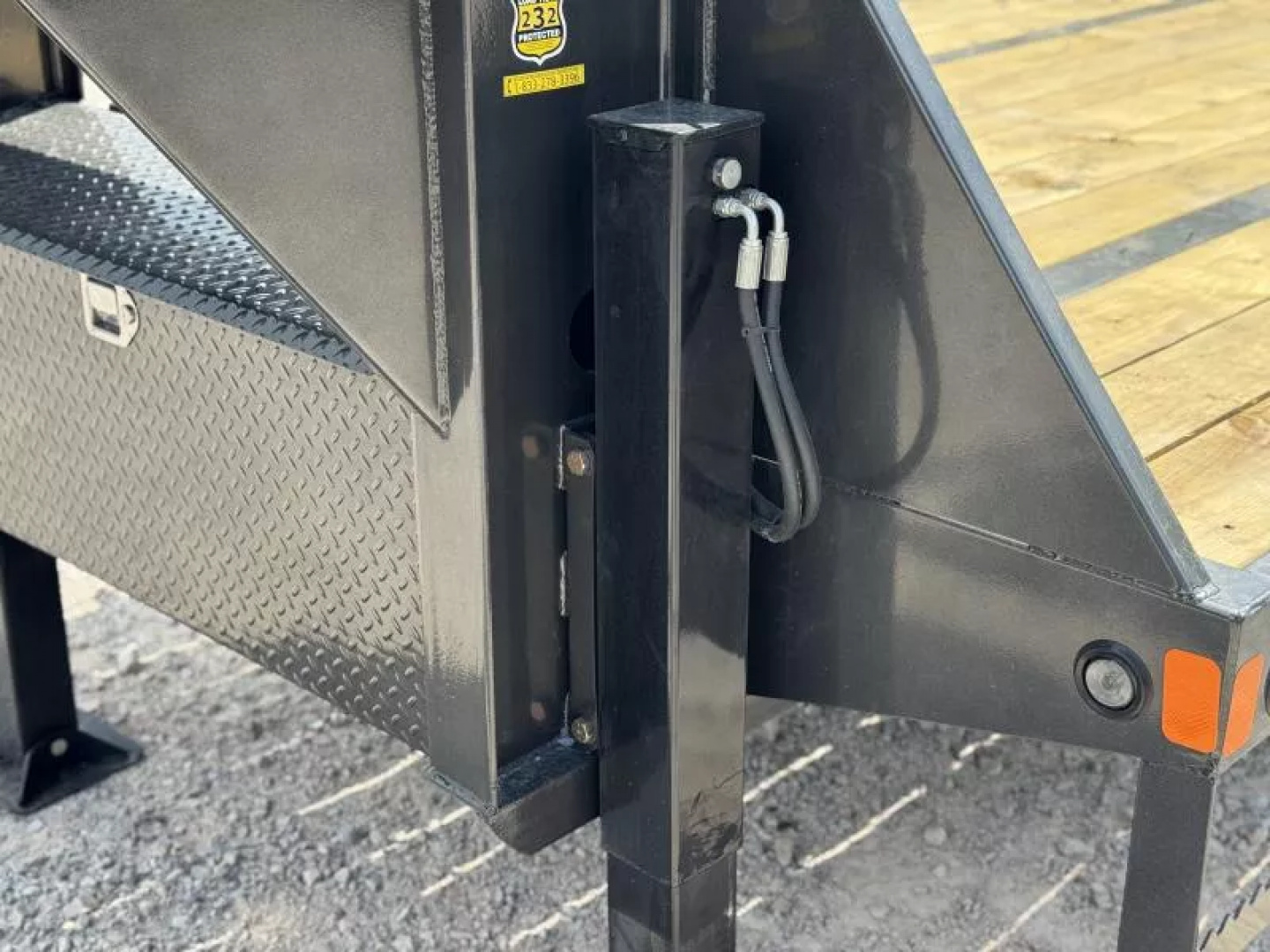 New 2026 Load Trail GL 102X32 GOOSENECK HYDRAULIC DOVE AND JACKS 14 PLY 25900 GVWR 12' DOVETAIL WIRELESS REMOTE GL Flatbed Trailer