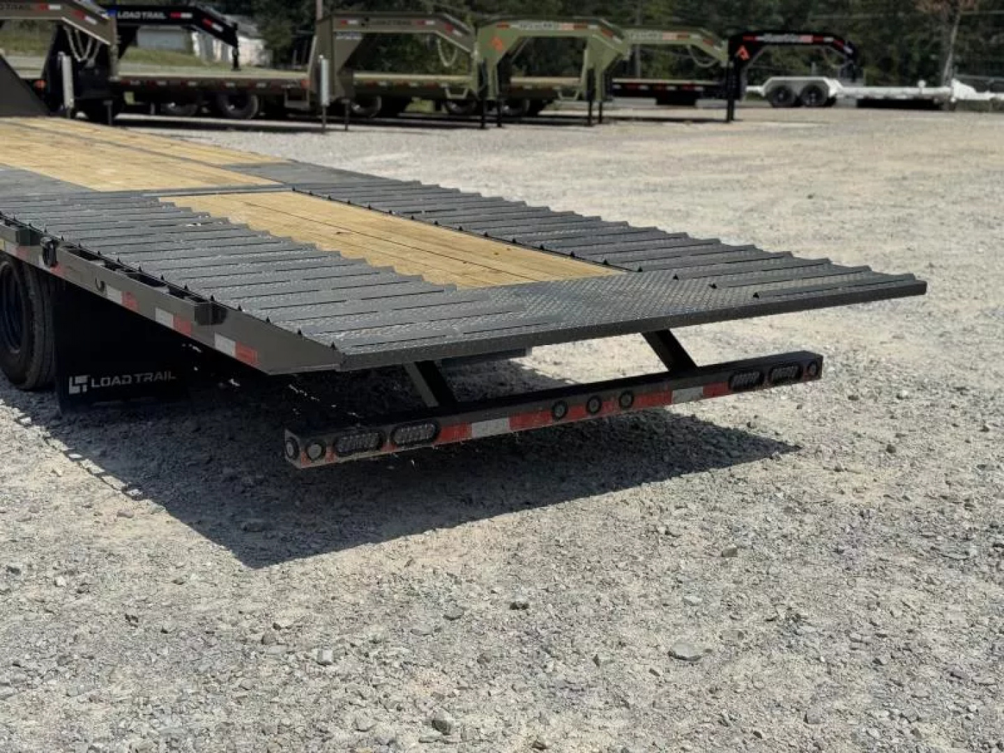 New 2026 Load Trail GL 102X32 GOOSENECK HYDRAULIC DOVE AND JACKS 14 PLY 25900 GVWR 12' DOVETAIL WIRELESS REMOTE GL Flatbed Trailer