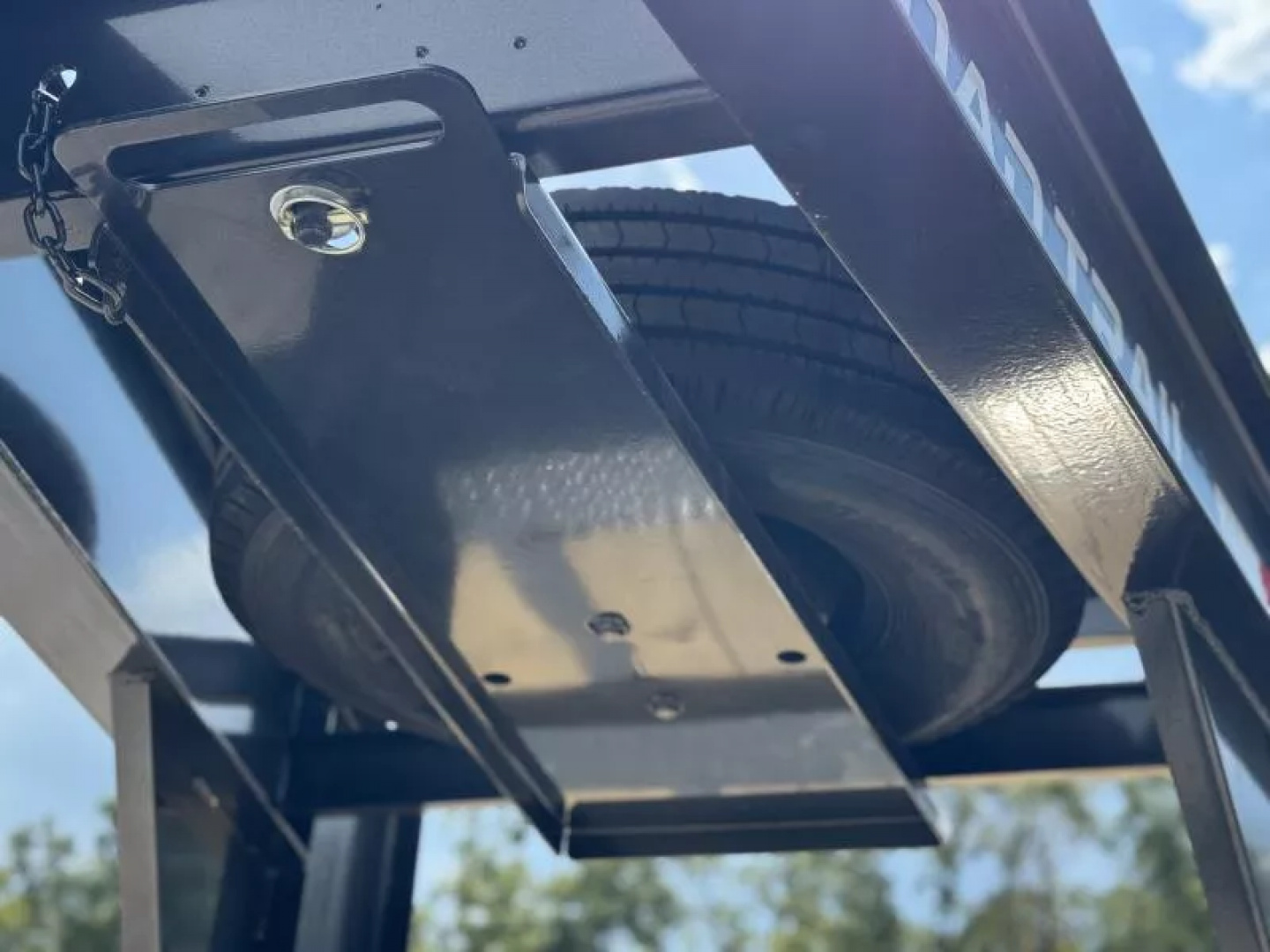 New 2026 Load Trail GL 102X32 GOOSENECK HYDRAULIC DOVE AND JACKS 14 PLY 25900 GVWR 12' DOVETAIL WIRELESS REMOTE GL Flatbed Trailer