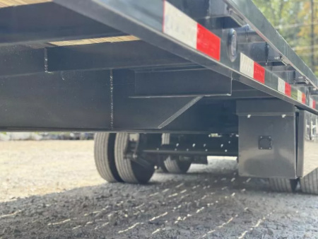 New 2026 Load Trail GL 102X32 GOOSENECK HYDRAULIC DOVE AND JACKS 14 PLY 25900 GVWR 12' DOVETAIL WIRELESS REMOTE GL Flatbed Trailer