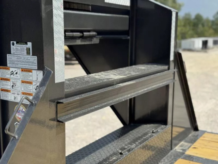 New 2026 Load Trail GL 102X32 GOOSENECK HYDRAULIC DOVE AND JACKS 14 PLY 25900 GVWR 12' DOVETAIL WIRELESS REMOTE GL Flatbed Trailer