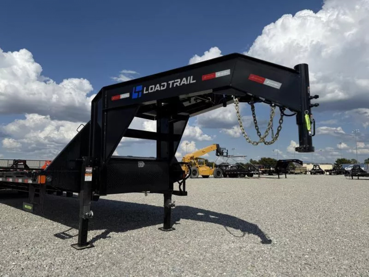New 2025 Load Trail GP 102x40 Tandem Low-Pro Gooseneck w/Under Frame Bridge & Pipe Bridge Deckover Flatbed Trailer 25,900 GVWR