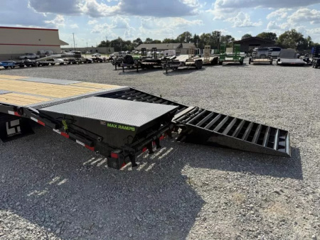 New 2025 Load Trail GP 102x40 Tandem Low-Pro Gooseneck w/Under Frame Bridge & Pipe Bridge Deckover Flatbed Trailer 25,900 GVWR