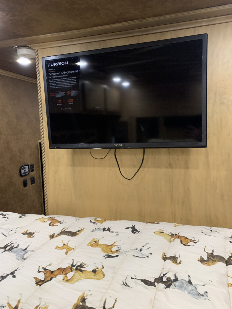 Used 2019 Sundowner Horizon 8021 GRS 4 Horse Trailer