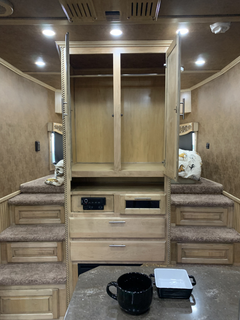 Used 2019 Sundowner Horizon 8021 GRS 4 Horse Trailer