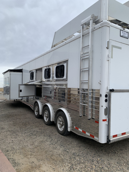 Used 2019 Sundowner Horizon 8021 GRS 4 Horse Trailer