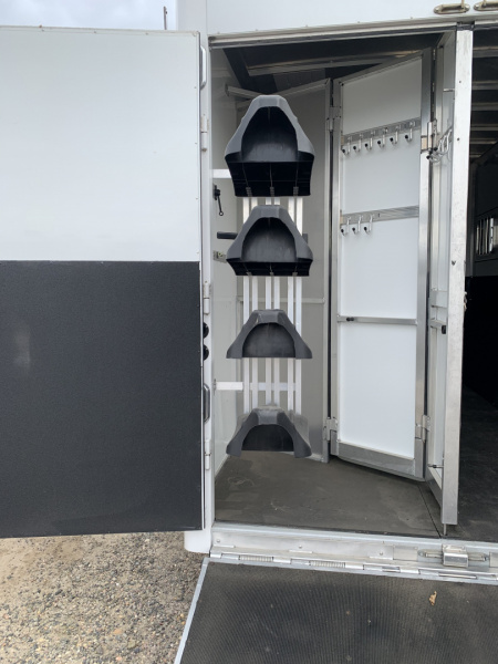Used 2019 Sundowner Horizon 8021 GRS 4 Horse Trailer