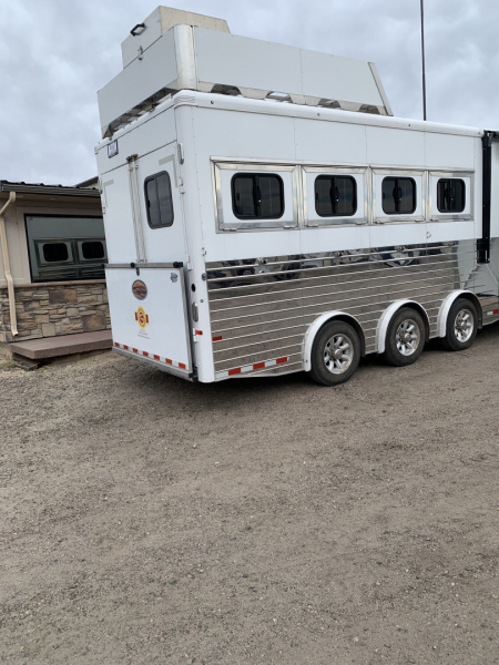 Used 2019 Sundowner Horizon 8021 GRS 4 Horse Trailer