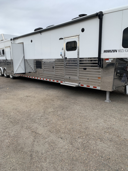 Used 2019 Sundowner Horizon 8021 GRS 4 Horse Trailer