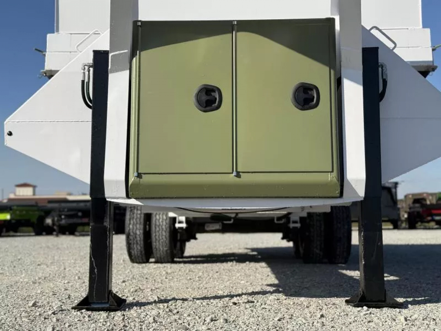 New 2026 RawMaxx HDX 102X20X44 GOOSENECK HIGH SIDE W/14 PLYS, HYDRAULIC JACKS, AND FLIP OVER TARP 24K GVWR Dump Trailer
