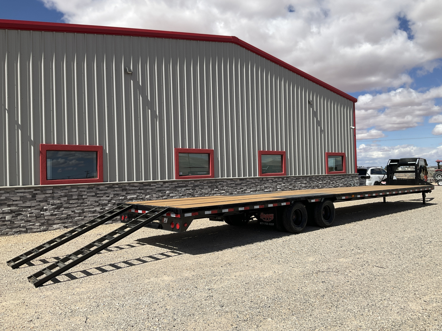 New 2026 PJ 102"x40' GN Low-Pro Flatbed w/ Duals - LD
