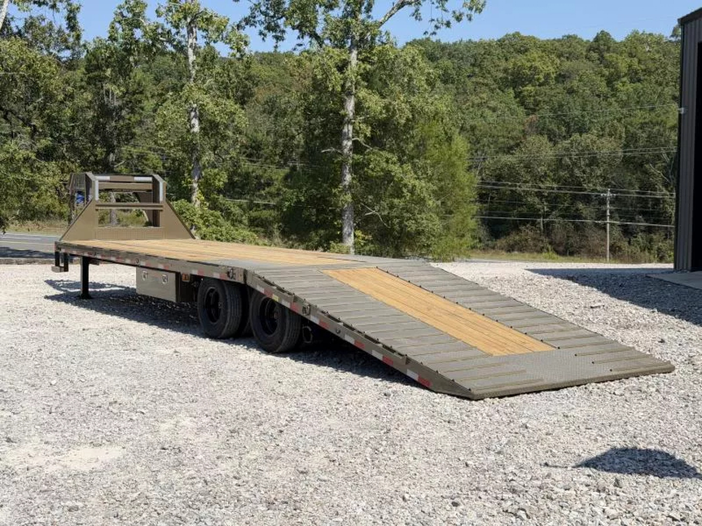 New 2026 Load Trail GL 102X32 HYDRAULIC DOVETAIL 25900 GVWR 12' CLEATED DOVETAIL Flatbed Trailer