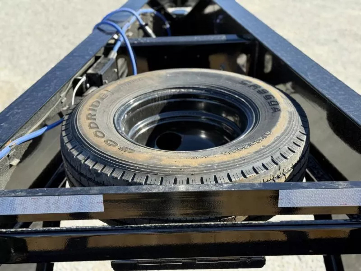 New 2026 Load Trail GL 102X32 GOOSENECK 12' HYDRAULIC DOVETAIL/JACKS 25900 GVWR Flatbed Trailer