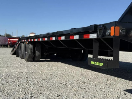 New 2026 Load Trail GL 102X32 GOOSENECK 12' HYDRAULIC DOVETAIL/JACKS 25900 GVWR Flatbed Trailer
