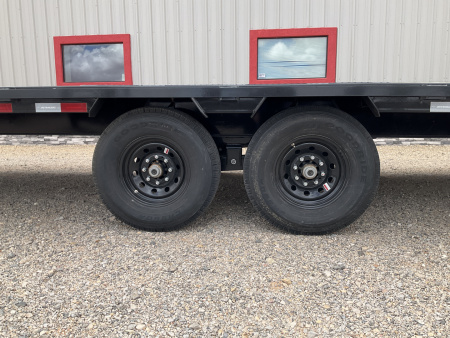 New 2026 PJ 102"x40' GN Low-Pro Flatbed w/ Singles - LX