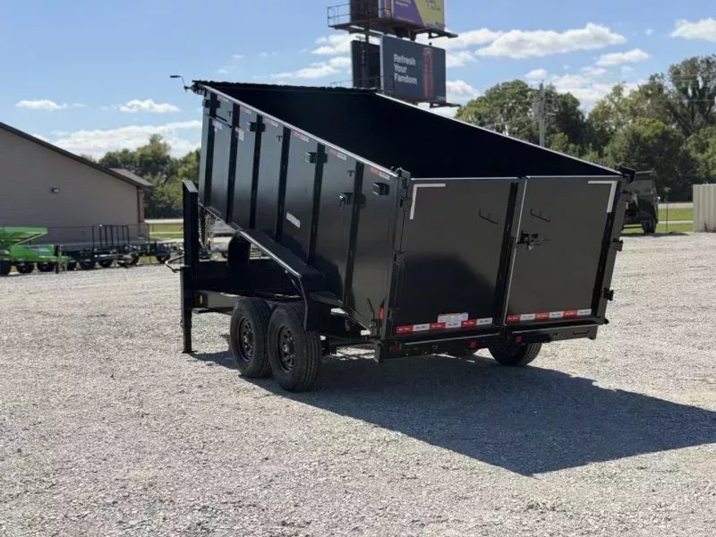 New 2025 TrailMaxx Trailers 83X14 HIGH SIDE 14K GVWR GOOSENECK Dump Trailer