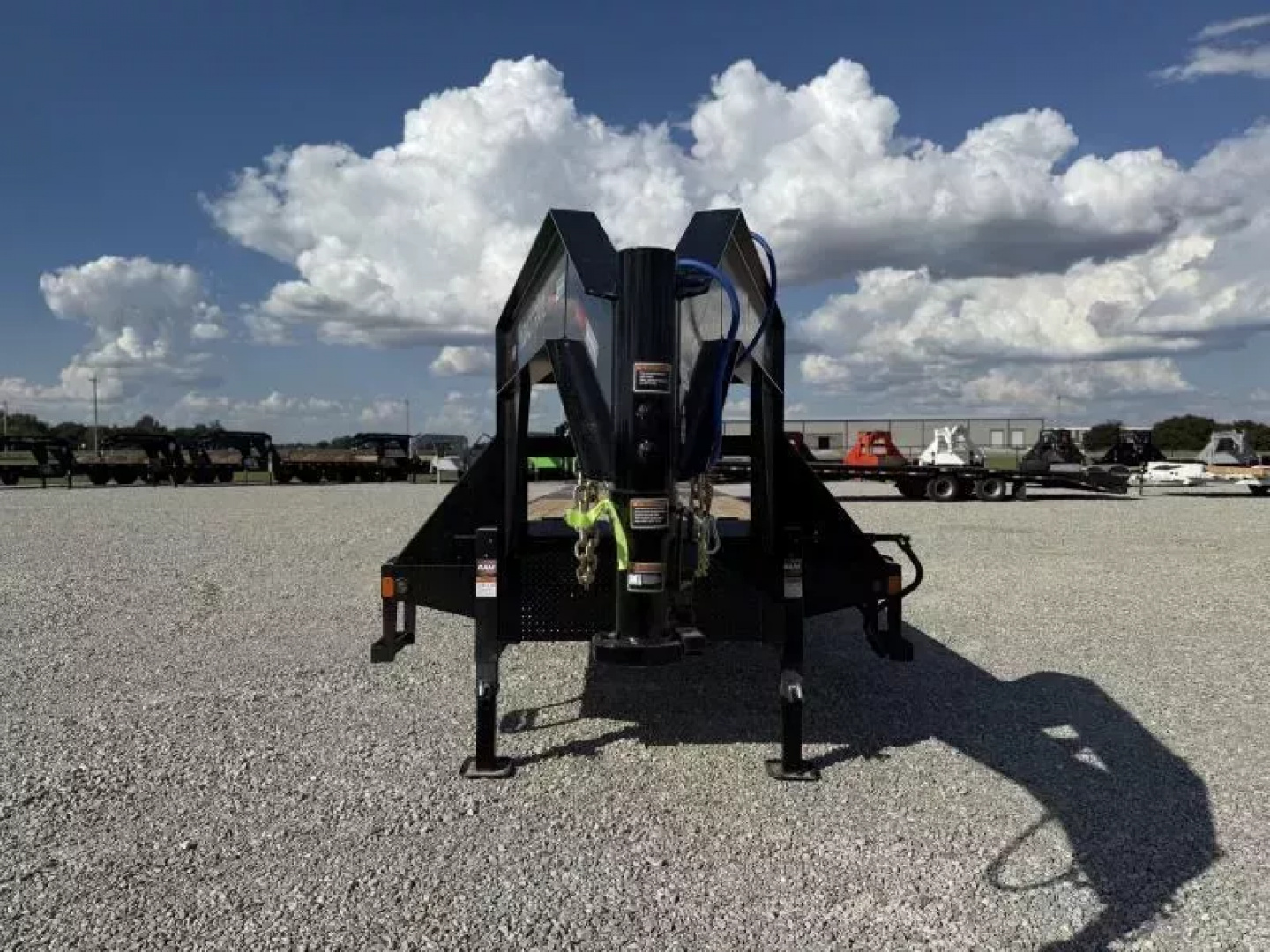 New 2025 Load Trail GP 102x40 Tandem Low-Pro Gooseneck w/Under Frame Bridge & Pipe Bridge Deckover Flatbed Trailer 25,900 GVWR