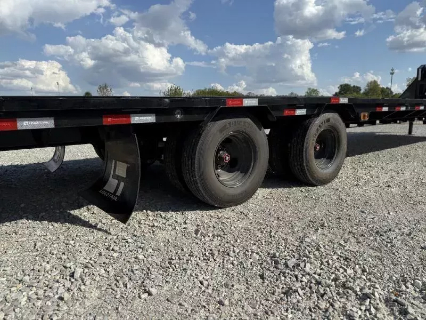 New 2025 Load Trail GP 102x40 Tandem Low-Pro Gooseneck w/Under Frame Bridge & Pipe Bridge Deckover Flatbed Trailer 25,900 GVWR