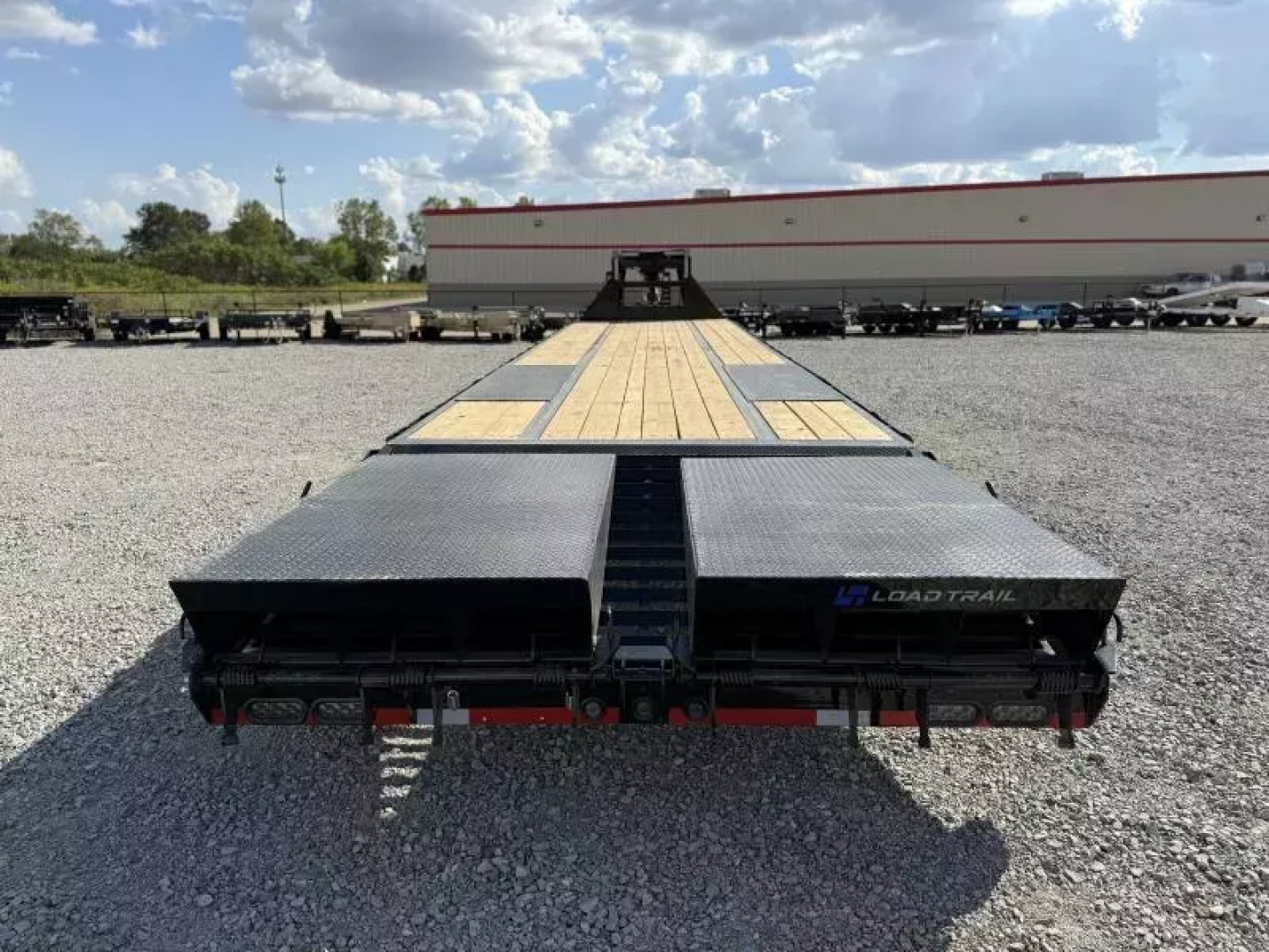 New 2025 Load Trail GP 102x40 Tandem Low-Pro Gooseneck w/Under Frame Bridge & Pipe Bridge Deckover Flatbed Trailer 25,900 GVWR