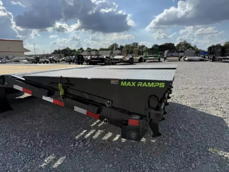 New 2025 Load Trail GP 102x40 Tandem Low-Pro Gooseneck w/Under Frame Bridge & Pipe Bridge Deckover Flatbed Trailer 25,900 GVWR